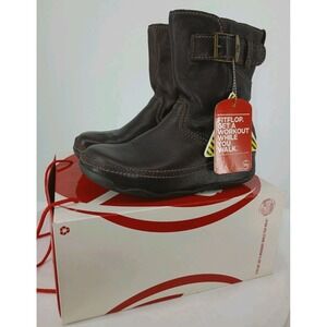 FitFlop SuperBoot Boots Women's 7 Brown Leather Comfort Platform NEW  IN BOX  C2
